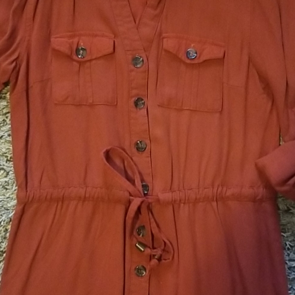 Button down Dress - Picture 2 of 3